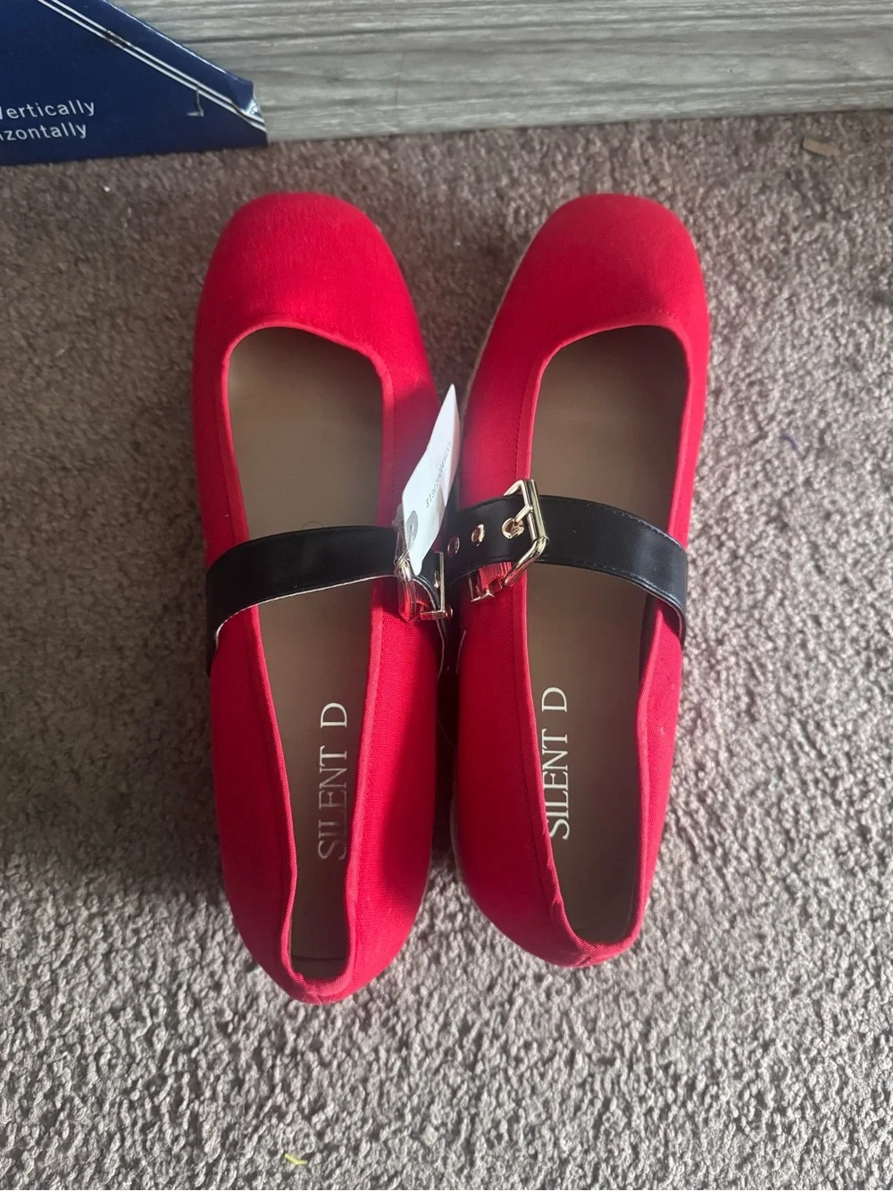 Anthropologie silent D Red Mary Jane Platform Flats with Scalloped Sole size 9